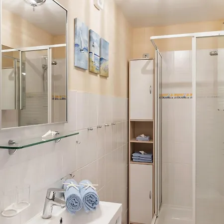Cozy Escape Near The Baltic, Cleaning Included Апартаменты